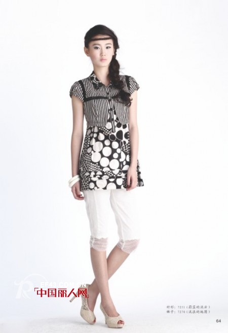 素言女装 优美的色调回归青涩的学生时代