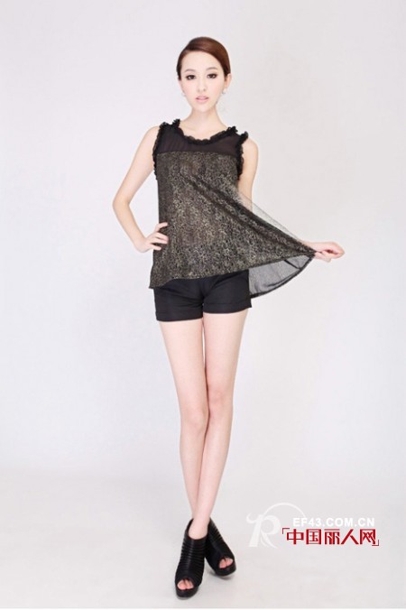 一冉品牌女装  举手投足尽显女人味