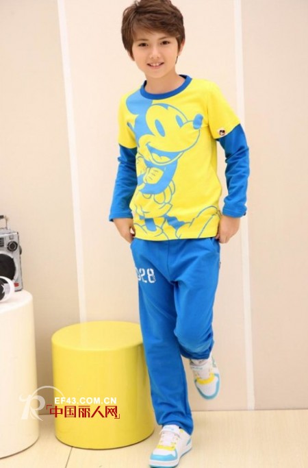 秋季长T搭配 米老鼠和跳跳虎带你一同游玩 迪士尼