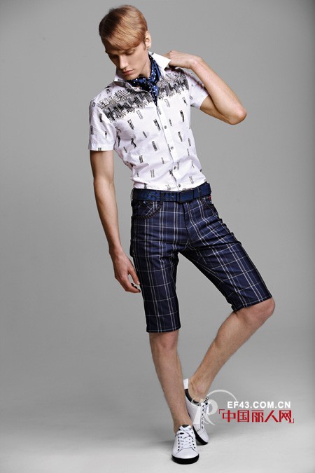 休闲或商务 夏季男士上班族着装的搭配之道