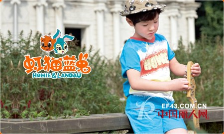 蓝色T恤搭配什么颜色的裤子 才更能体现纯真的童年