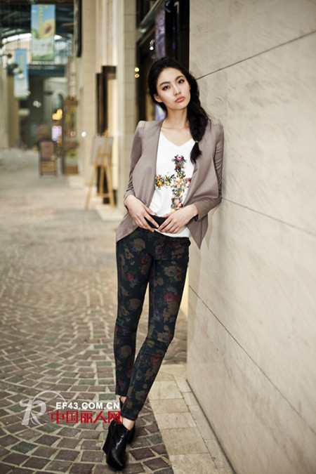 国际超模陈碧舸联手ONLY  迎接复古巴洛克风