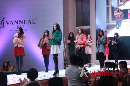 8月 我们再一次共同见证了Vanneal薰奈儿的辉煌时刻