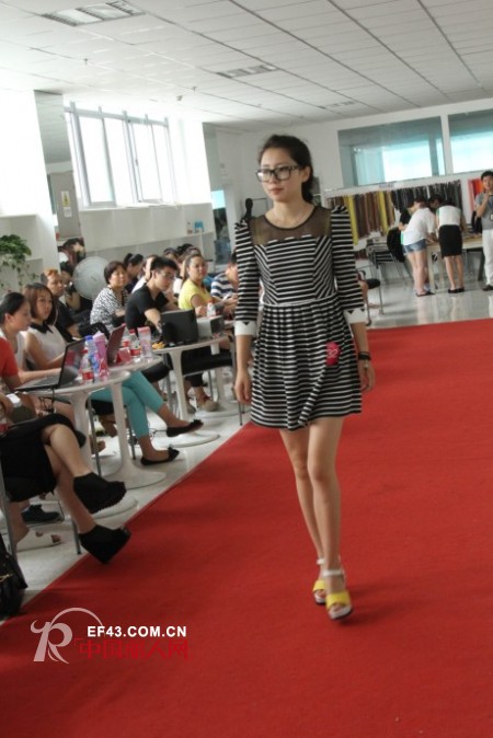 明媚灿烂的GOGIRL好时光 舒朗公司举行GOGIRL2014春装品评会