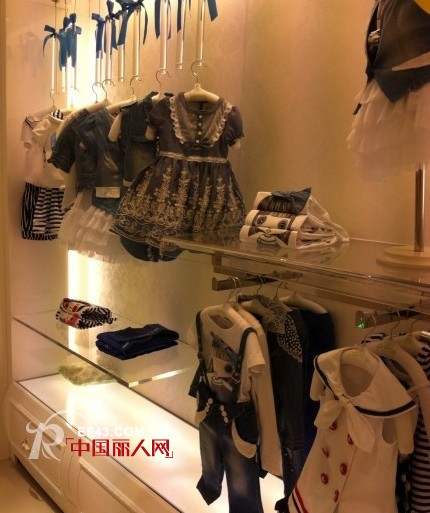 教你童装如何搭配 时尚潮流打扮 跟我来