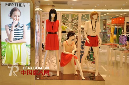 三大橱窗陈列方法 让你的店铺“火”起来