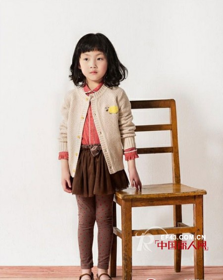 秋季针织衫怎么搭配 最新时尚针织衫款式 穿出清新小萝莉范