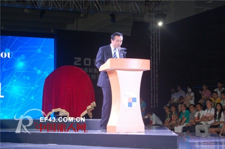 2013广州国际服装节盛大开幕  “显山露水”展国际魅力