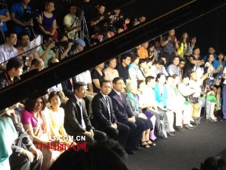 2013广州国际服装节暨广州时装周盛大开幕 精彩纷呈