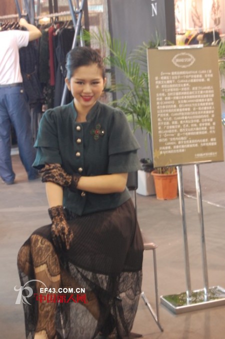 卡蔓Carmen亮相2013广州服装节  馆内人气几度达到“沸点”