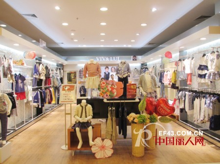 唯路易童装绵阳万达店全新开业