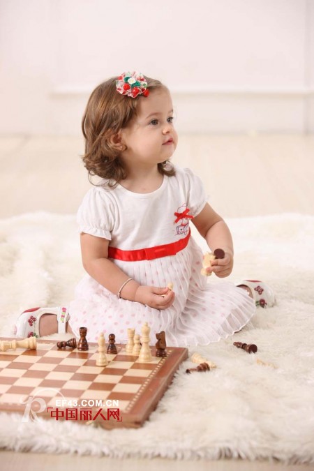 雅培荣膺“2013年度中国童装十大品牌”