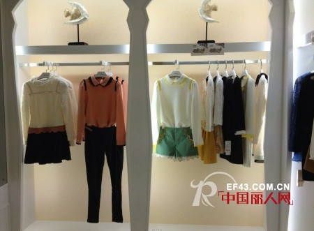 恭贺丹诗格尔女装 安徽黄山店盛大开业