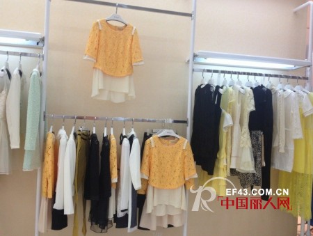 恭贺丹诗格尔女装 安徽黄山店盛大开业