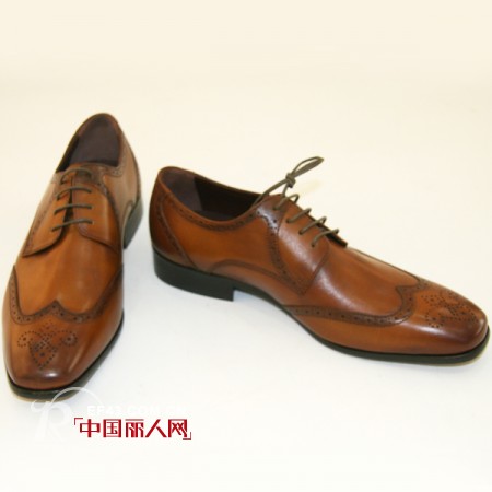 时尚潮男皮鞋该如何保养?