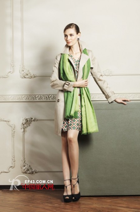 2013秋季新款女装来袭  单品风衣如何巧妙搭配