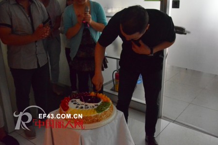 时尚小鱼童装坚定信念 圆十亿之梦