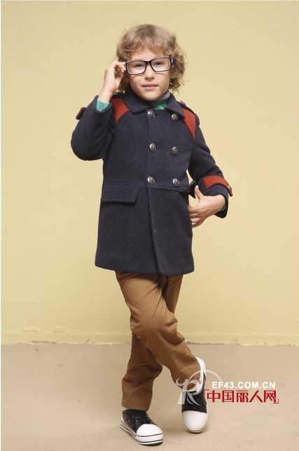 韩版风衣外套搭配  童装风衣什么颜色好看 2013秋冬新款