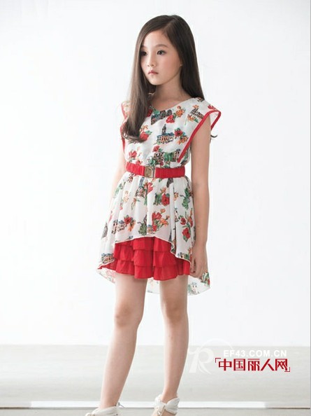 印花连衣裙 巧搭印花迎接开学季 打造童年欢乐时光