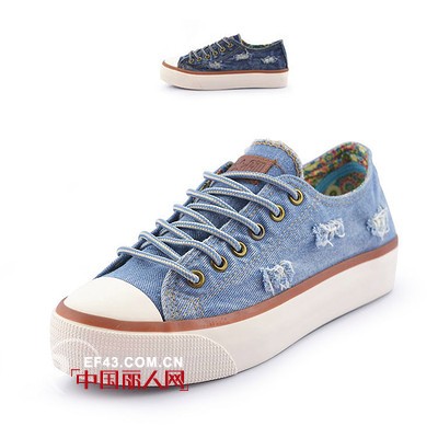 破洞牛仔鞋诠释丹宁经典永不灭