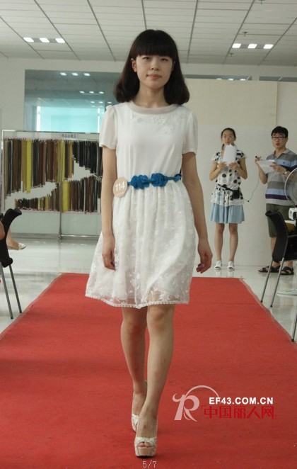 花语•蝴蝶 舒朗公司举行美之藤品牌2014春夏品评会