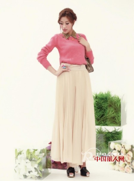 裸色风暴来袭 裸色单品搭配轻松变身优雅女郎