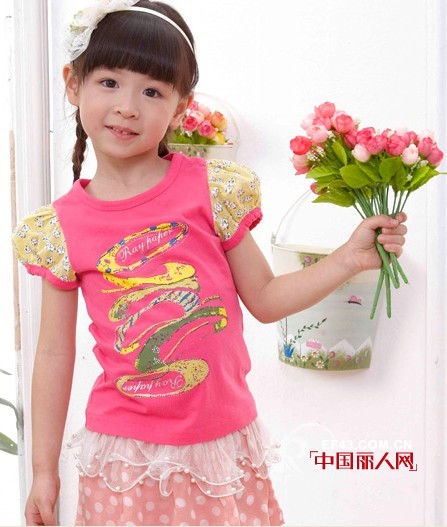 最新流行童装设计 色彩的拼接撞色 让童年的你变得与众不同