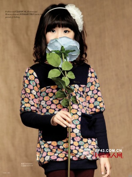 秋季长T搭配波点or碎花打造甜美清小新风格