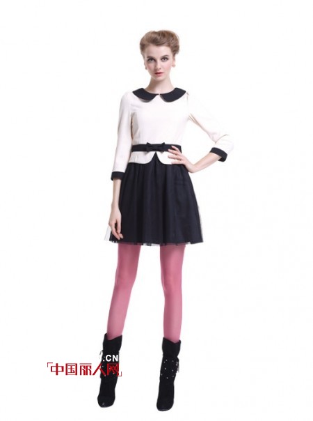 秋季娃娃领连衣裙搭配  穿出甜美气质