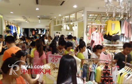 走访邻家女孩可乐营销,现场火爆战绩骄人