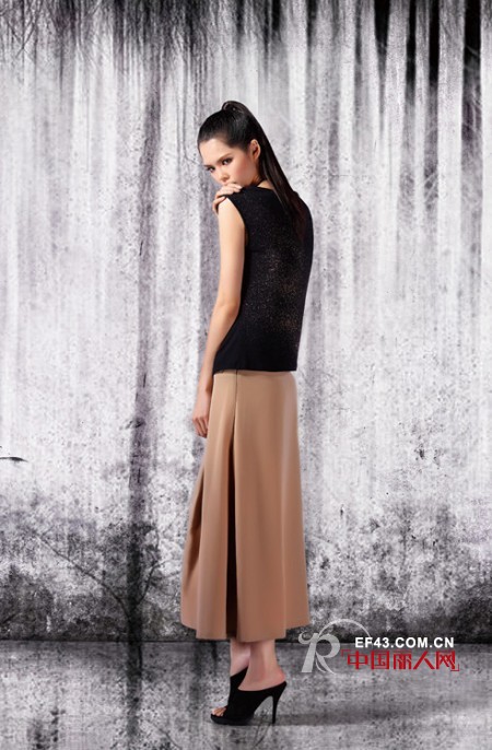 黑白色文艺范儿搭配 夏季唱响中国风