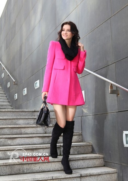 冬季毛呢大衣搭配 以色彩制胜