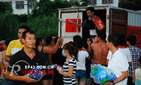 千娇子内衣 爱心活动 爱大于天 让爱心传递不停断