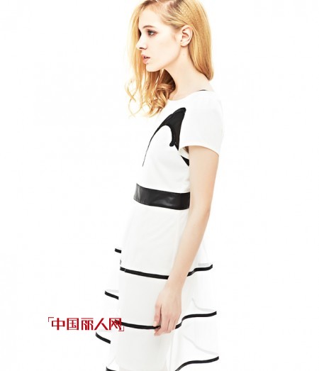 穿时尚连衣裙 抓住夏天的尾巴