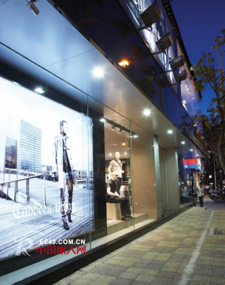 卡宾零售店铺灯光照明体验