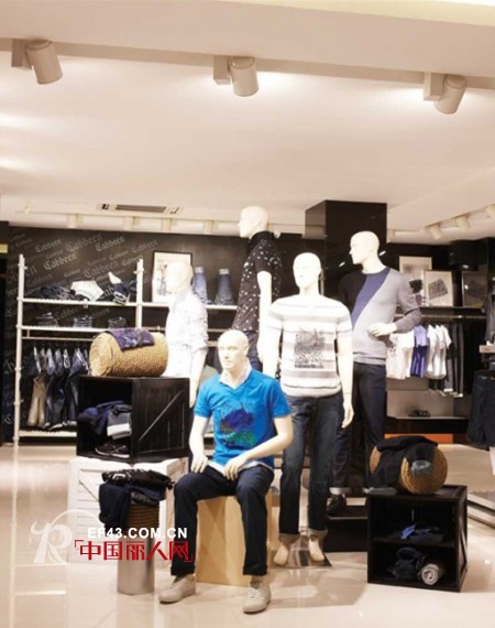 卡宾零售店铺灯光照明体验