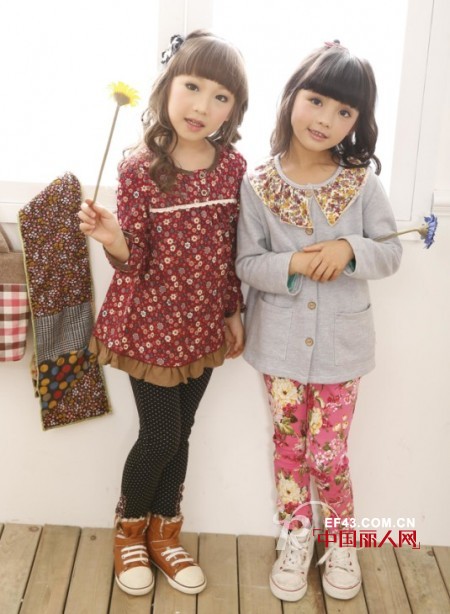 小碎花搭配 秋冬新款碎花装扮 个性的创作图案