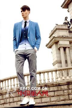 初秋时节 男士西装怎么搭配才有型