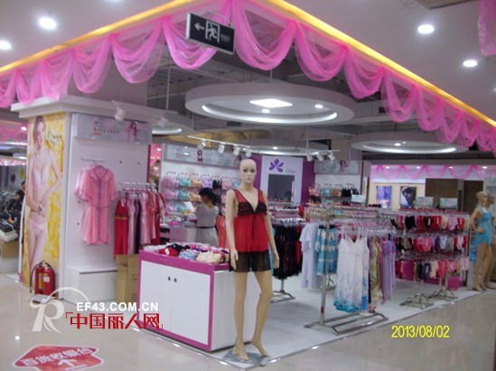 缤纷八月康璐妮再续美丽新篇章