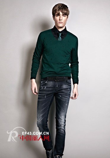 毛衣初登场 秋季男士毛衣的搭配法则
