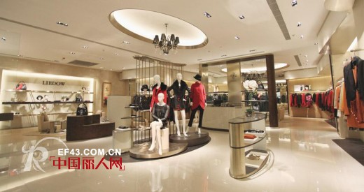 蕾朵LIEDOW浙江海宁皮革城分店店铺欣赏