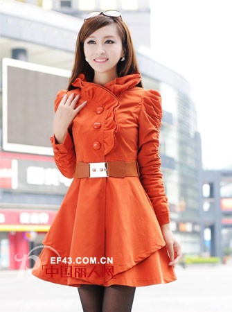 秋冬新款收腰伞裙摆外套 时尚修身显高挑