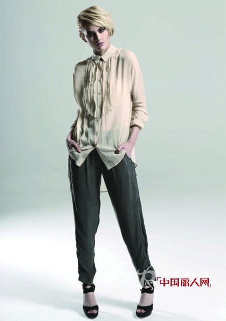 秋季职场OL风应该怎么穿怎么搭配