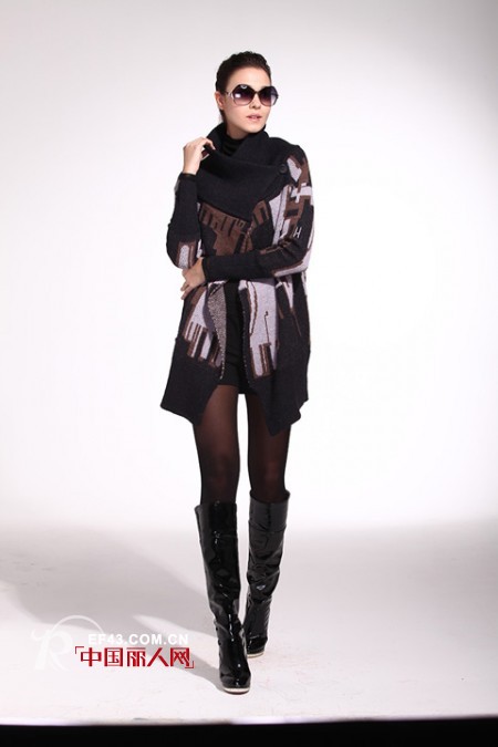 不规则拼接秋装外套 百搭造型尽显优雅时尚