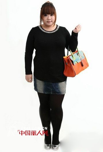胖女孩用颜色打造显瘦穿衣效果