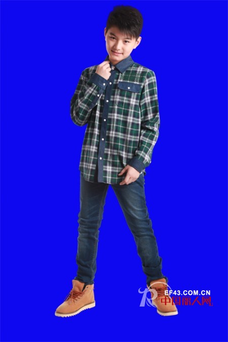 越位少年装打造最棒校园搭配风
