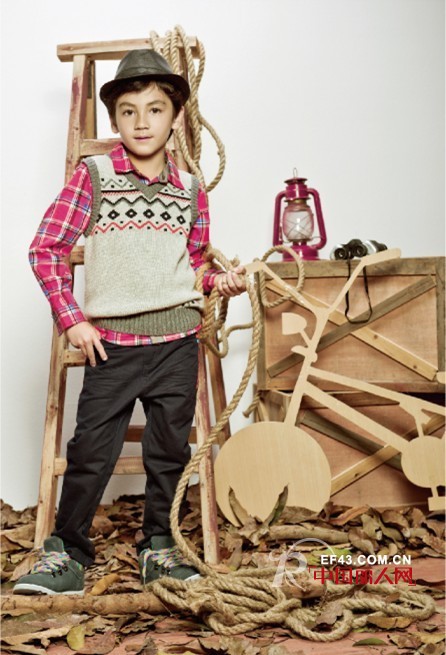 [衬衫搭配] 格子衬衫怎么搭配 打造秋冬吸睛搭配