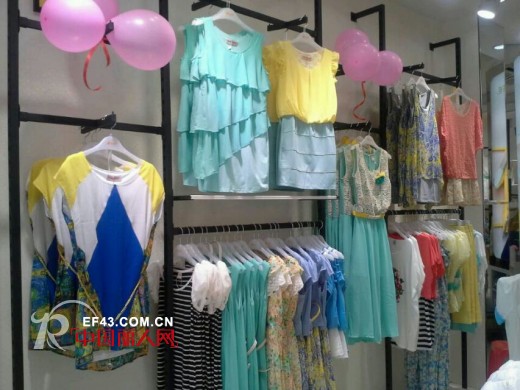 热烈庆祝cevel城市衣柜云浮新兴分店开张大吉,生意兴隆