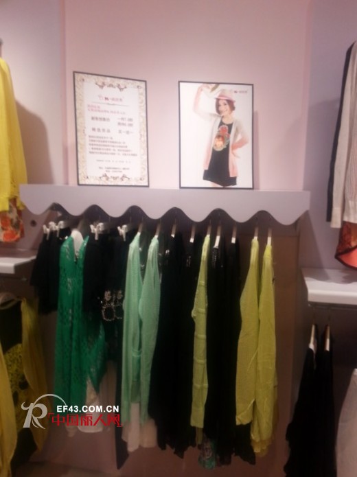 热烈祝贺K·纯依秀女装佛山新店盛大开业