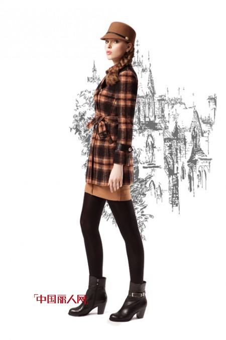 风衣正当流行时 经典故事女装亲力打造